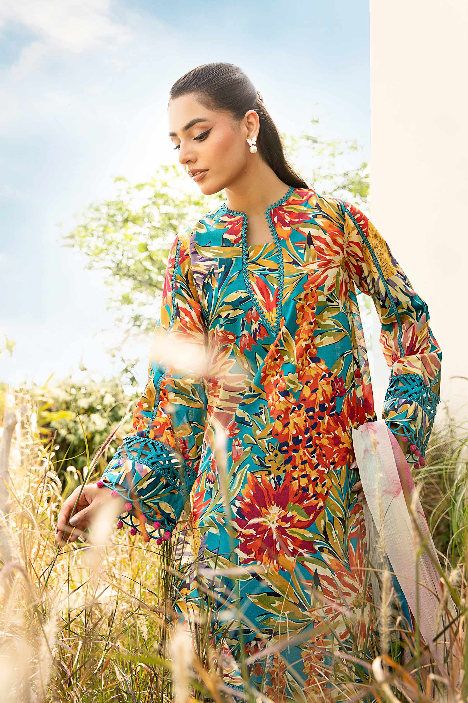 3 Pc Unstitched Embroidered Lawn Suit UGH-342-A11