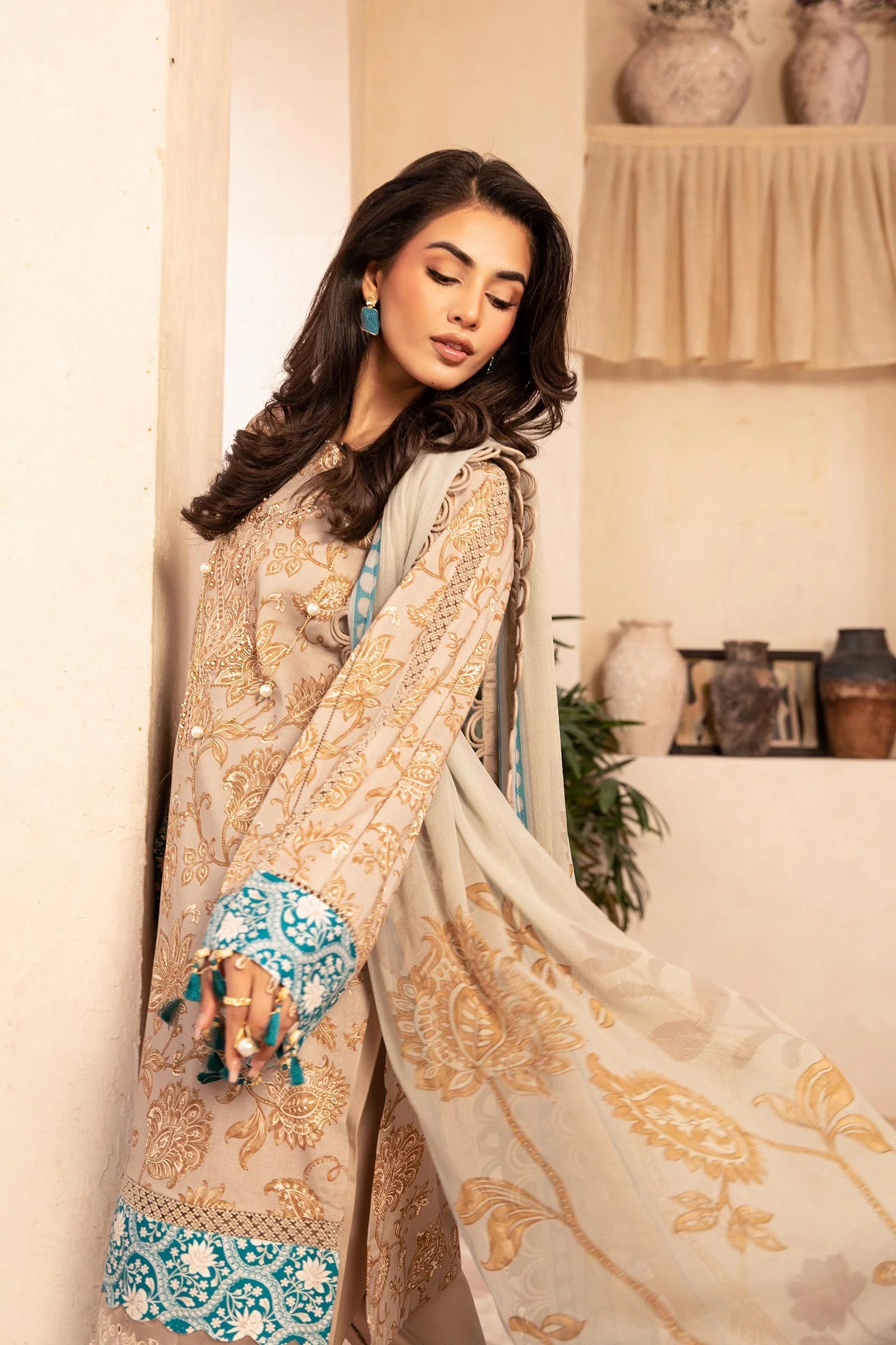 3 Pc Unstitched Embroidered Slub Lawn Suit UGH-342-A (10)