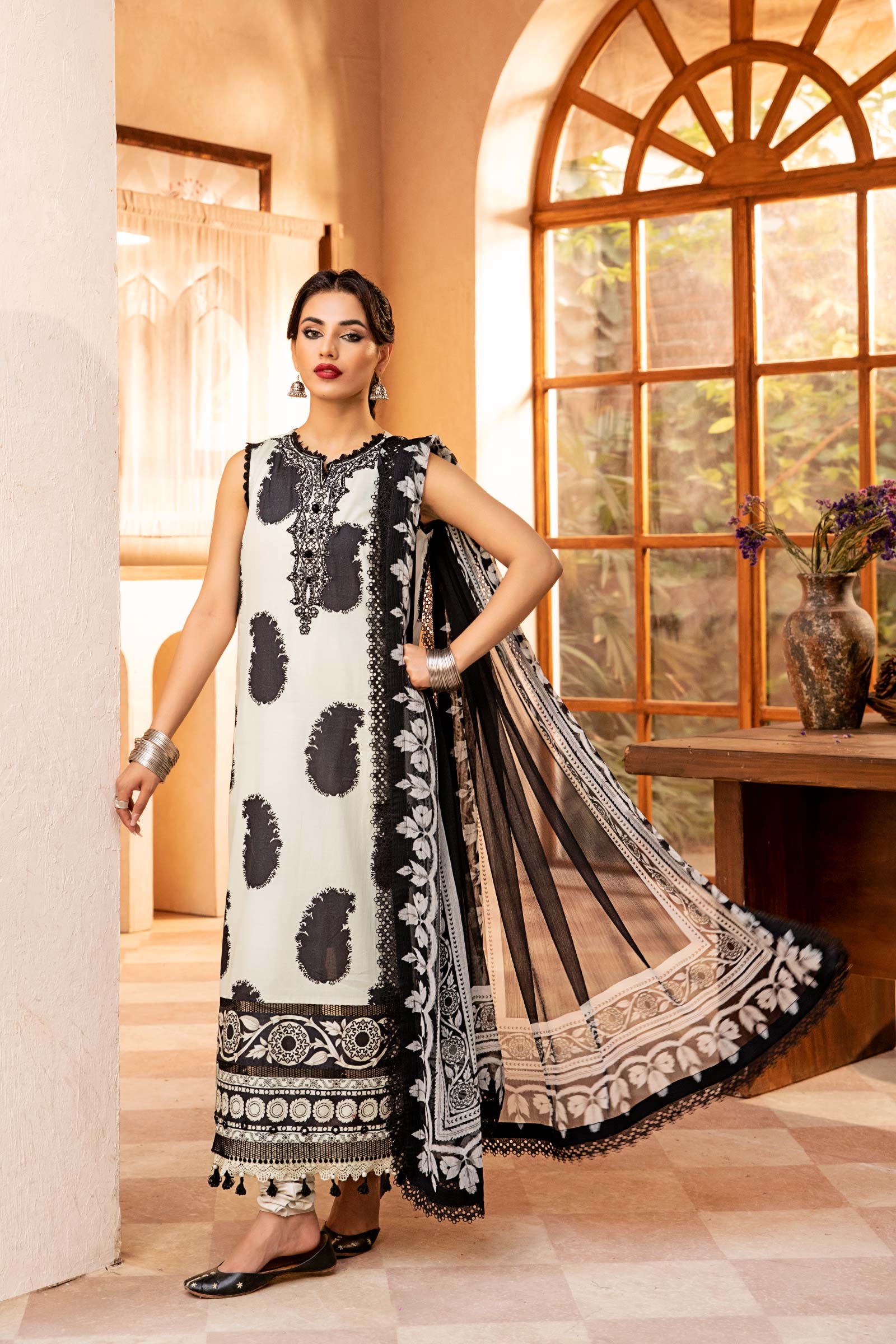 3 Pc Unstitched Embroidered Slub Lawn Suit UGH-342-A17
